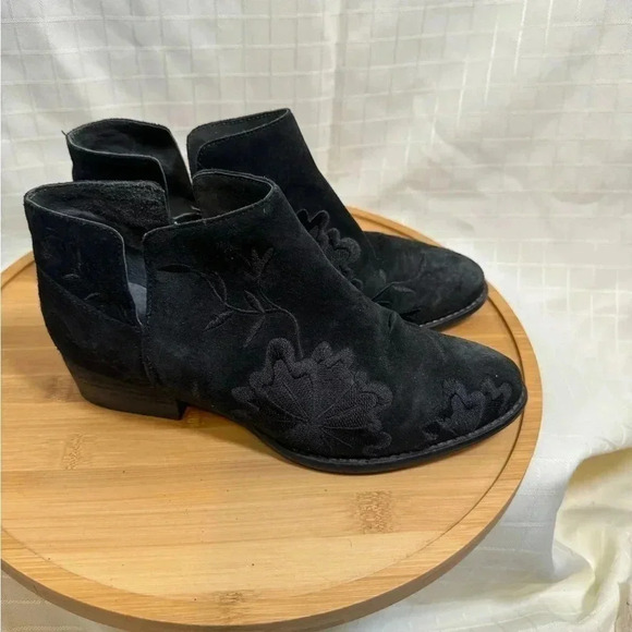 Seychelles Shoes - Womens Seychelles boots Embroidered Black Leather 6.5